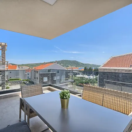 Franc 1 Appartement Primošten